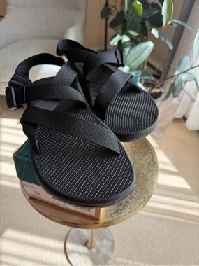 Black Chaco Zcloud Cross-Strap Outdoor Sandals